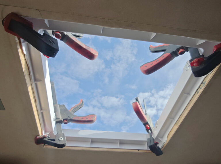 Rivorne Dachfenster Mit Fernbedienung - Elektrisch öffnen Für Mehr Licht & Luft