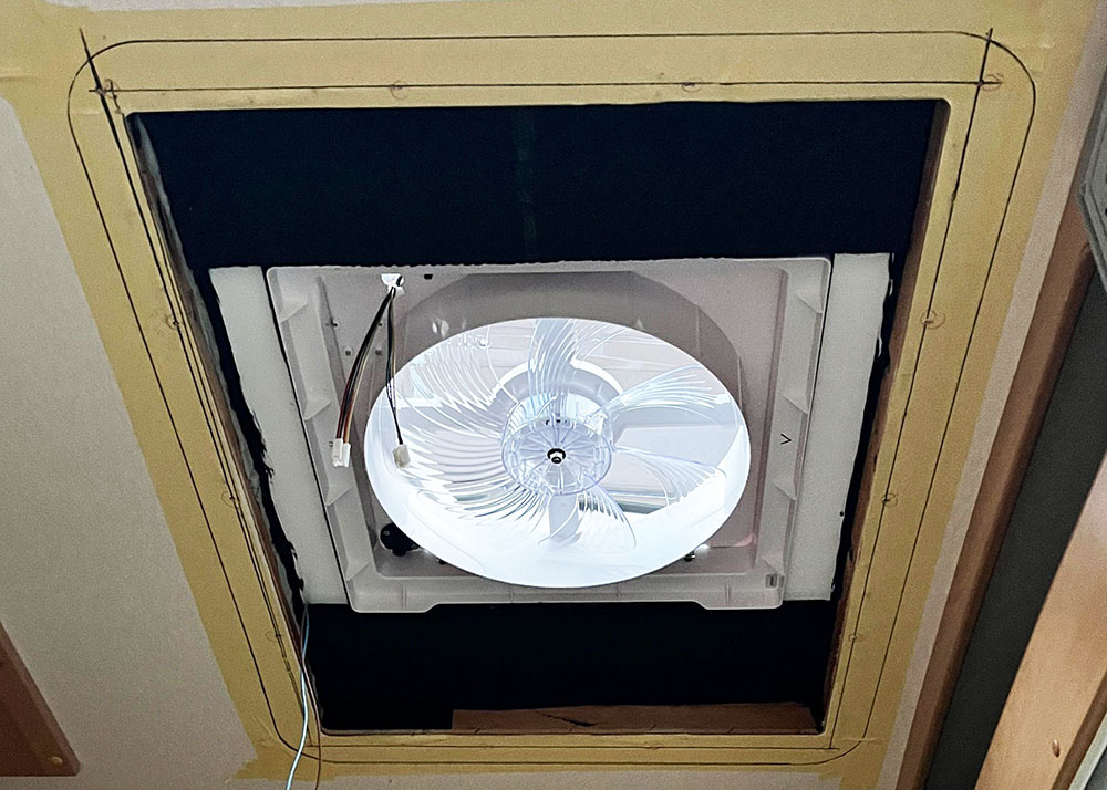 Super Fan Dachfenster mit Lüfter Fernbedienung Insektenschutz und Verdunkelung 400x400 mm (3. Generation) – Bild 32
