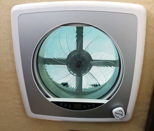 Super Fan Dachfenster mit Lüfter Fernbedienung Insektenschutz und Verdunkelung 400x400 mm (3. Generation) – Bild 15