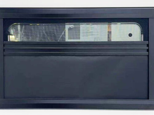 Fensterrollo Schwarz Alurahmen